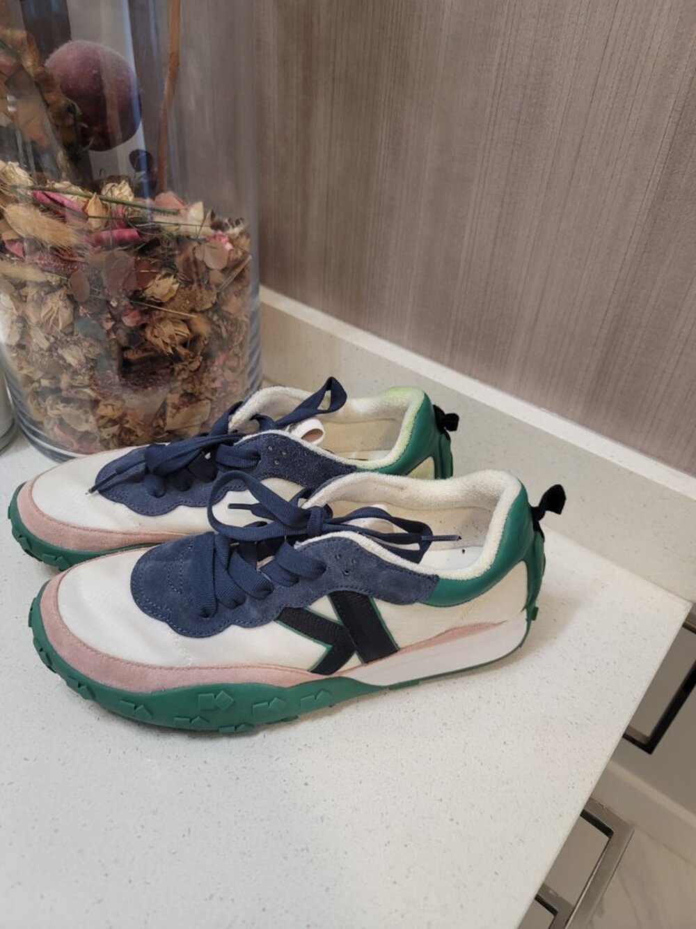 Kate Spade New York K as in Kate Sneaker Green White Leather Women's Size 11 B - Picture 2 of 9